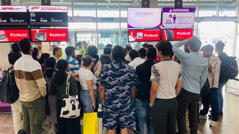 Mumbai To Delhi SpiceJet Flight Delayed By 10 Hours Airport Staff