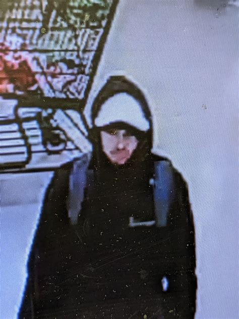 Windsor Police On Twitter Case 23 31607 Suspects Wanted For Armed