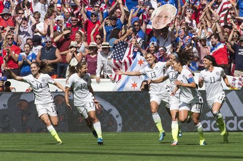 Goal reached: U.S. women's soccer team gets new contract - Chicago Tribune