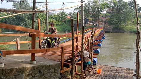 Pembangunan Jembatan Apung Di Balongbendo Memudahkan Akses Warga Di