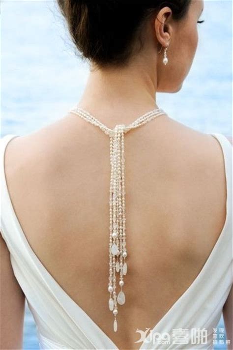 Bring Your Sexy Back With A Stunning Back Necklace