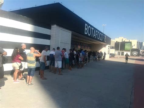 Botafogo x Nacional PAR sábado de filas e mais de 15 mil ingressos