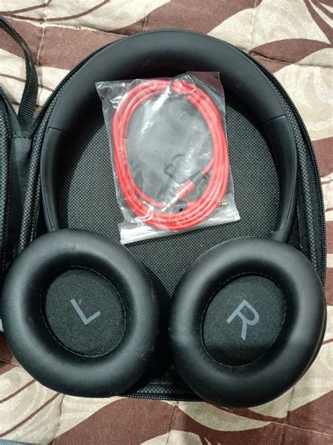 Bose headphones black, Audio, Headphones & Headsets on Carousell