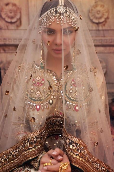 Pin By Kanwal On Pakistani Actresses Pakistani Wedding Outfits