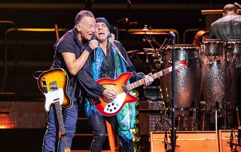 Bruce Springsteen The E Street Band Cancelan Su Concierto De Esta