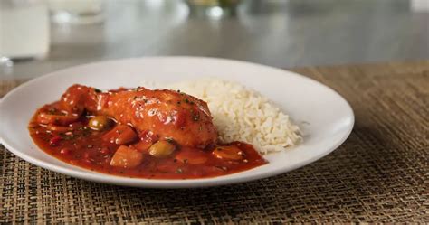 Cómo Preparar Pollo Guisado Una Receta Deliciosa Y Fácil De Seguir