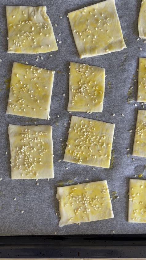 Quadratini Di Sfoglia Con Salsa Tonnata E Olive Millegrammi