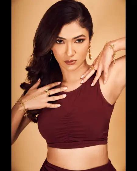 Ridhima Pandit Top Hot Pics And Photo
