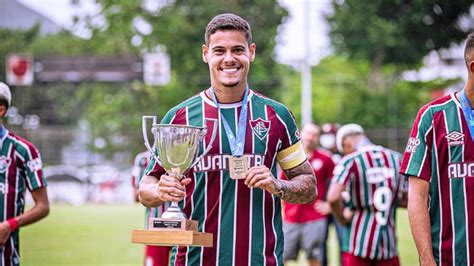 Paysandu Anuncia A Contrata O De Zagueiro Do Fluminense R Dio Clube