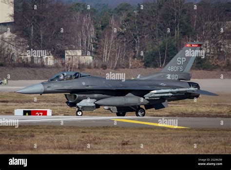 U.S. Air Force F-16 in the new Have Glass radar-absorbing paint Stock Photo - Alamy