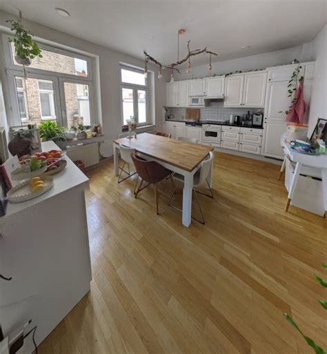 Großes Zimmer in wunderschöner Altbau Wohnung mitten in der Altstadt