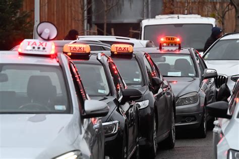 Manifestation des taxis une opération escargot pour alerter sur l