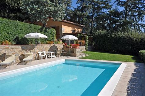 Villas for couples with private pool Italy