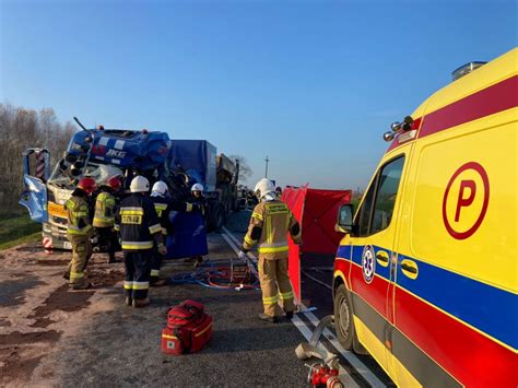 Koszmarny Wypadek Na Drodze Krajowej Numer W Powiecie Kieleckim