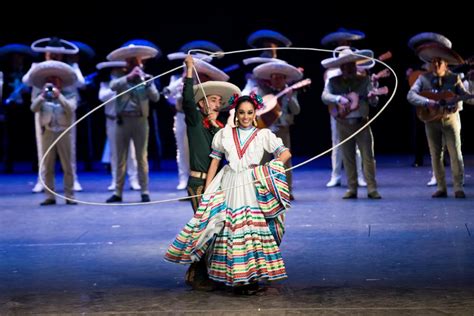 Mexiko City National Folkloric Ballet Of Mexico Biljett Getyourguide