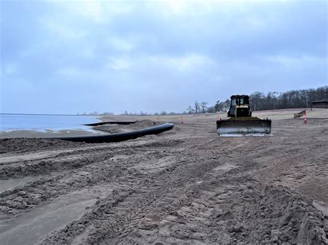 Corps Of Engineers Begins Dredging Muskegon Harbor First Of Season