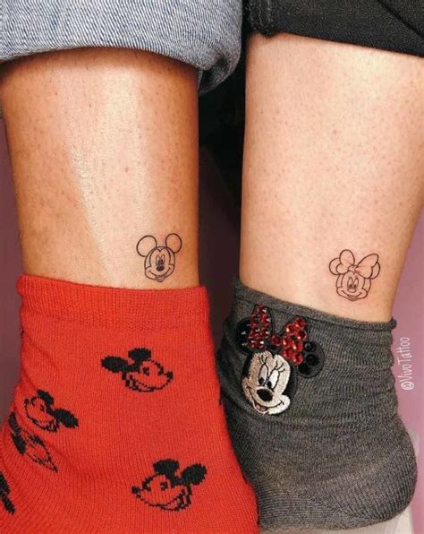 Tatuagem do Mickey e da Minnie 37 Inspirações fofas e charmosas