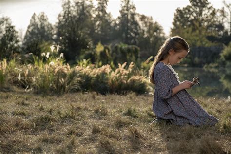 Netflix desvela las primeras imágenes y póster oficial de La maldición