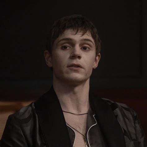 Evan Peters As Vampire Austin Sommers In American Horror Story Season