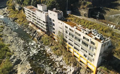 【愛知県最恐の廃墟】千歳楼への行き方と駐車上、見所まとめ｜異世界ひとり旅