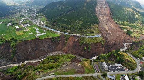 熊本地震：阿蘇大橋崩落 立野地区が分断 写真特集18 毎日新聞