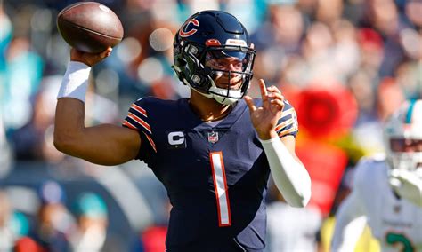 Bears Qb Justin Fields Thrived Against Playoff Teams In 2022