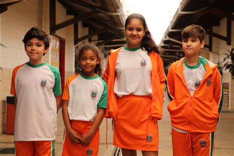 Prefeitura Entrega Kits De Uniforme Escolar Para Mil Alunos O