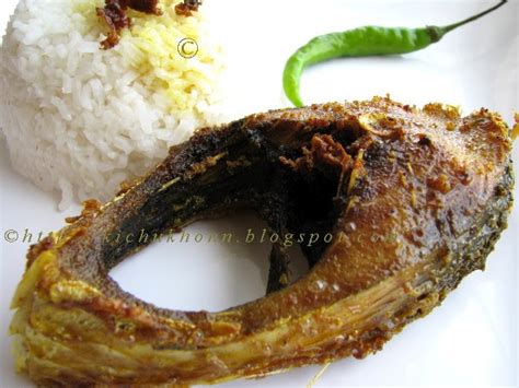 Kitchene Kichukhonn Ilish Maach Bhaja Fried Hilsa Fish