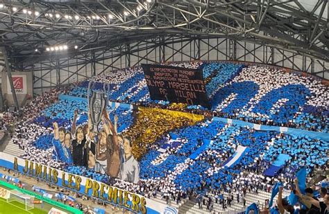 PHOTOS l incroyable tifo au Vélodrome Football MAXIFOOT