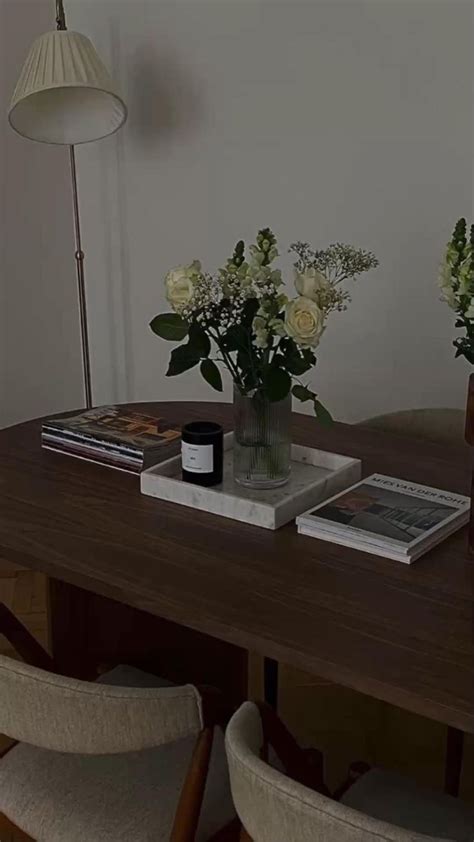 elegant table centerpieces  fresh flowers