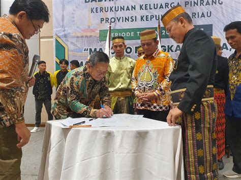 Pelantikan Badan Pengurus Wilayah Kerukunan Keluarga Pinrang