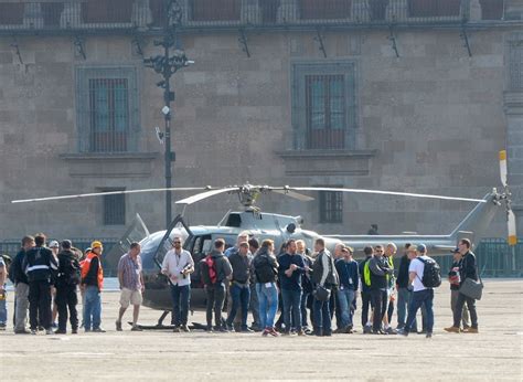 As Aterriz El Helic Ptero De James Bond En El Z Calo