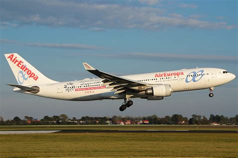 Ec Kom A Air Europa Ams Eham Oct Landing Runw Flickr