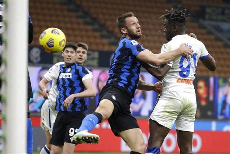 Inter Milan Semakin Kokoh Di Puncak Klasemen Republika Online