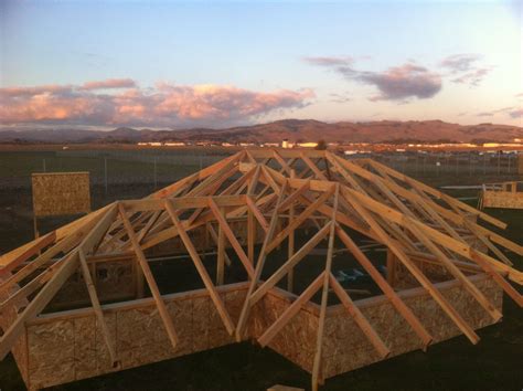 Hip Roof Framing With Trusses