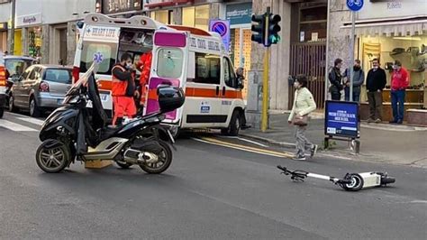 Incidente Via Gregorio Vii Scooter Contro Monopattino Un Ferito