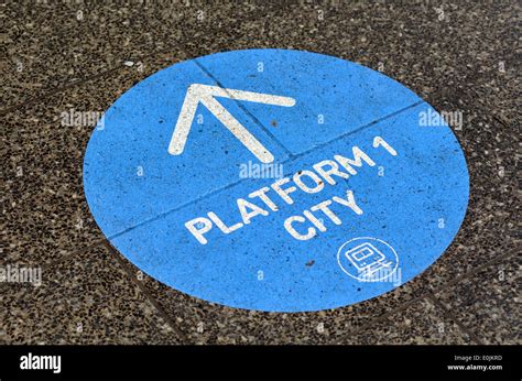 Train Platform Sign High Resolution Stock Photography and Images - Alamy