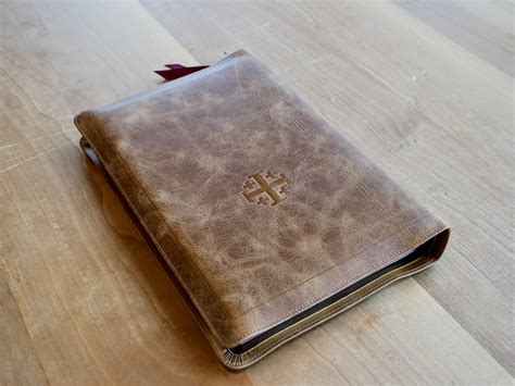 Schuyler Quentel Niv Full Yapp Desert Camel Calfskin Bible