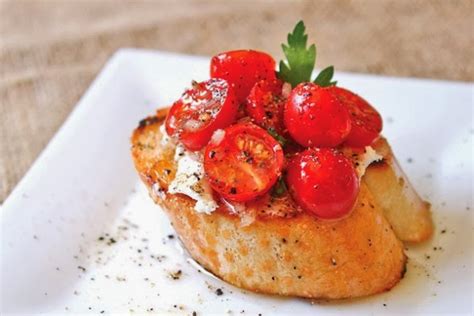 Canapés de tomate cherry y hierbas Postres y Masitas