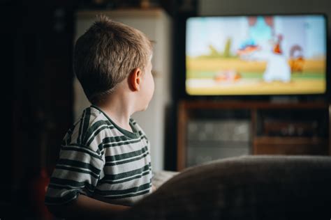 Screen Time For Kids Under 2 Linked To Sensory Differences In