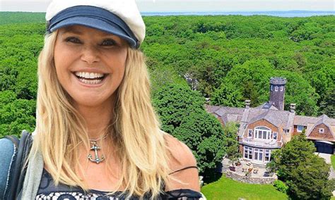 Christie Brinkley Lists Sprawling Hamptons Home For 29 5 Million