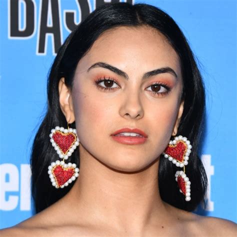 Netflix Ensina G Rias Em Portugu S Para Camila Mendes Purebreak