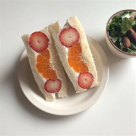 𝘢𝘺𝘢𝘯𝘰𝘩𝘺𝘶𝘯 ッ Pretty Food Cafe Food Fruit Sandwich