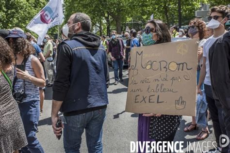 Hopital Robert Debré Les Soignants Manifestent Par Jean Michel Sicot