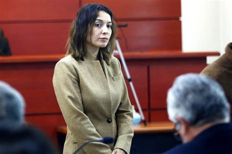 Fiscalía investiga si la PDI filtró información a Camila Polizzi en el