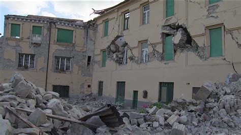 Italy Earthquake Dozens Killed Desperate Search Underway For Buried