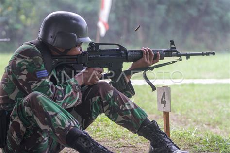 Lomba Menembak Senapan Serbu Antara Foto