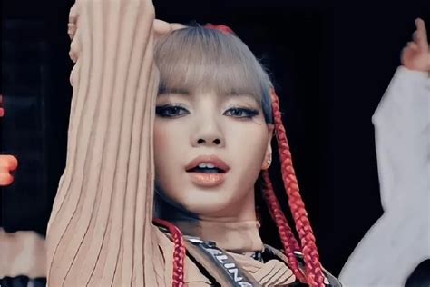 Gaya Rambut Lisa Blackpink Dikritik Penggemar Sebagai Perampasan Budaya