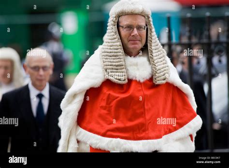 British judge wig hi-res stock photography and images - Alamy