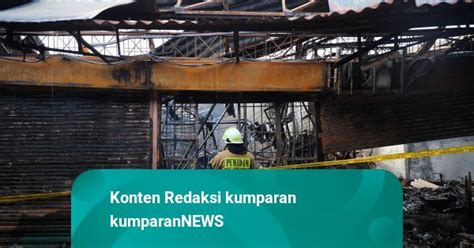 Foto Sisa Sisa Kebakaran Ruko Pasar Mobil Di Kemayoran Kumparan